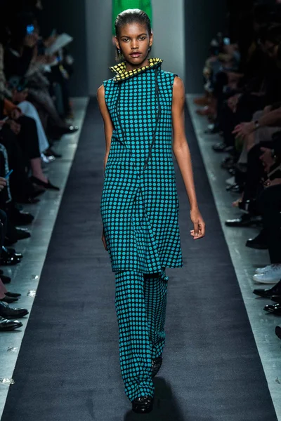 Look 5